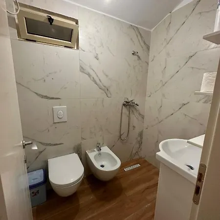 Apartament 1+1 Golem ,prane Epidam Appartement